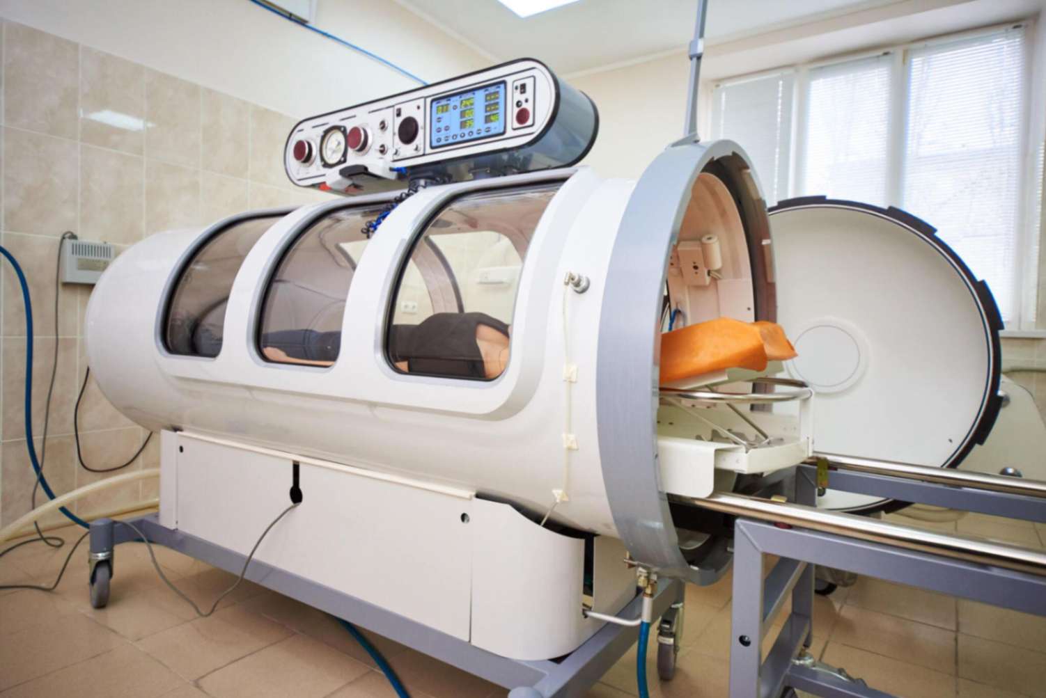 Hyperbaric oxygen chambers